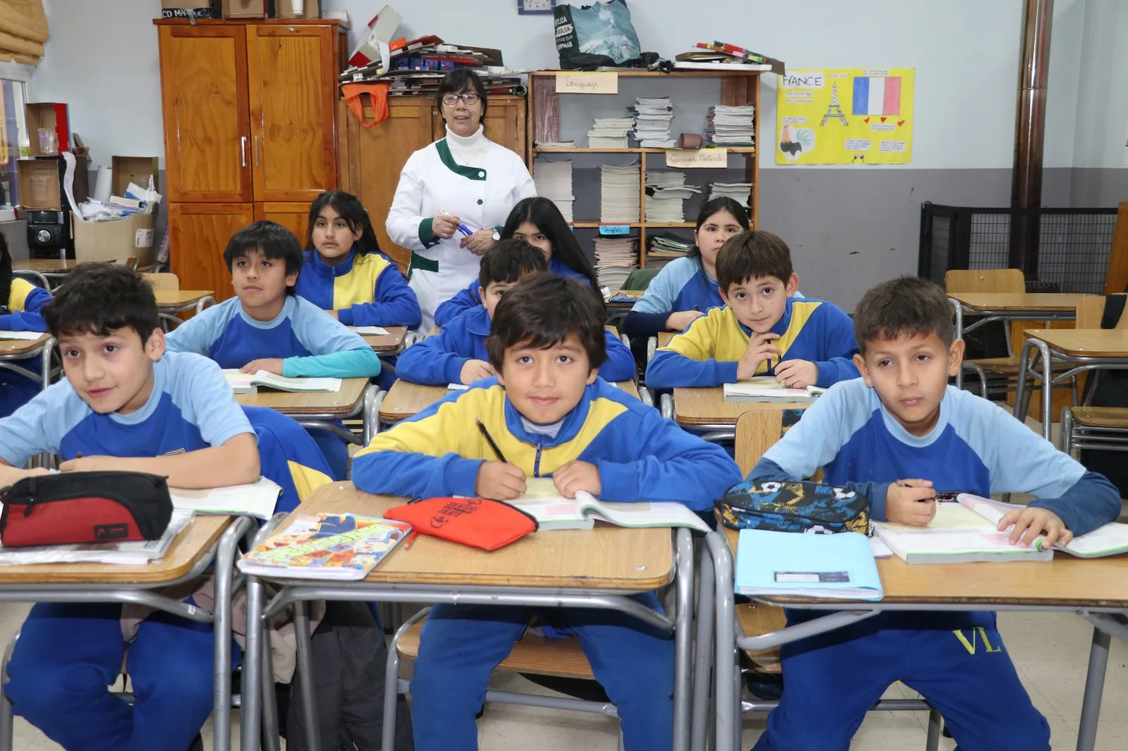 Estudiantes de la Escuela Valentin Letelñier
