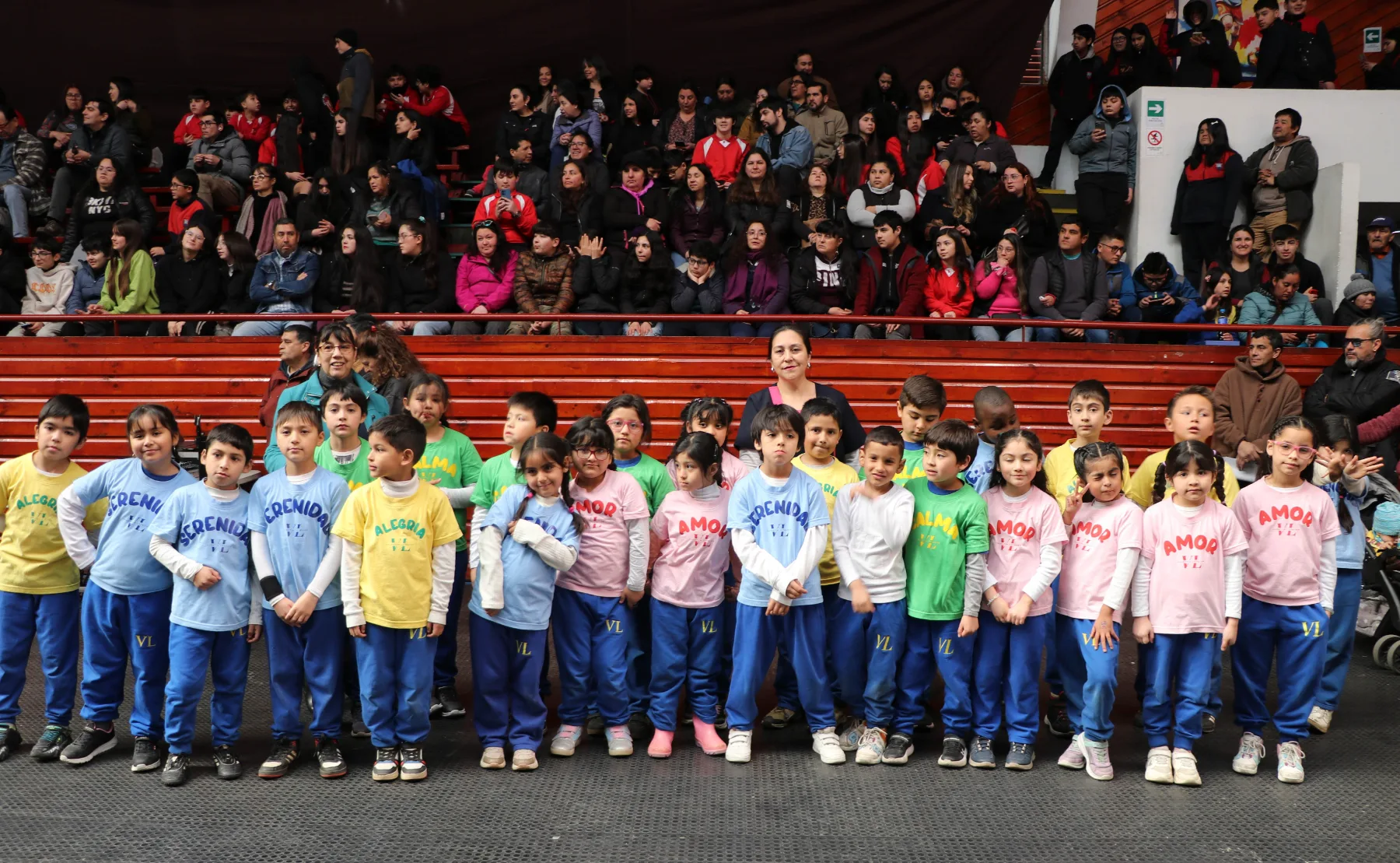 Coro dde las Emociones de la Escuela Valentin Letelier particparon de ceremonia