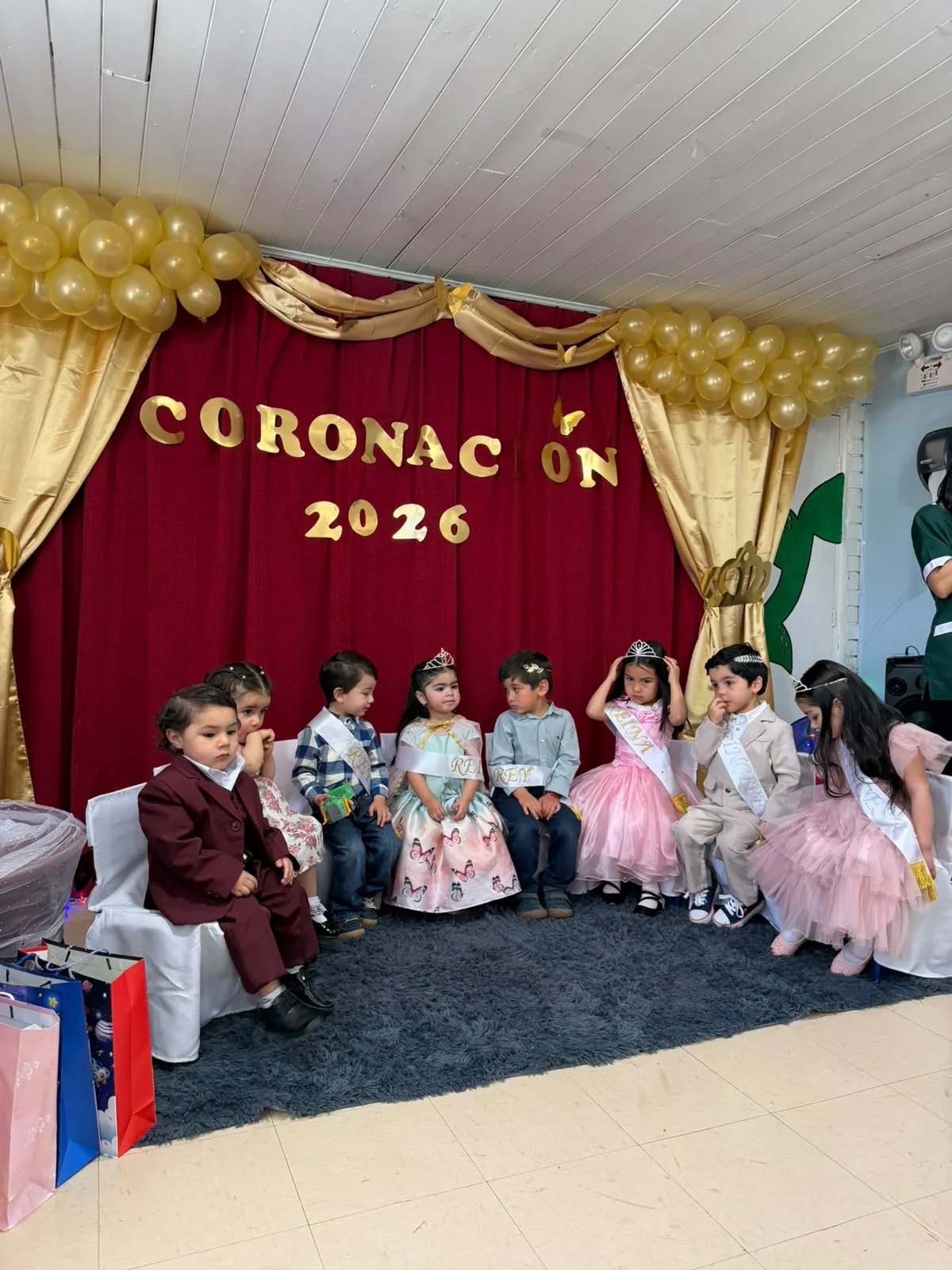 Coronación de reyes, reinas y princesas